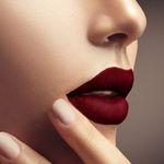 Batom-Matte-Liquido-Forever-Liss-Bordo-detalhe-aplicacao